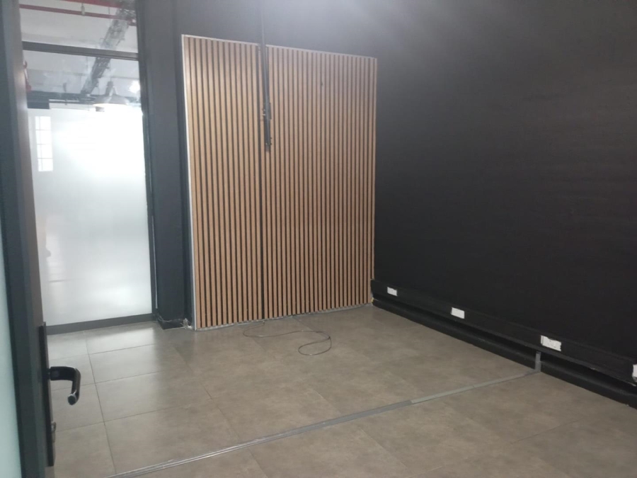 To Let Commercial Property for Rent in Woodstock Western Cape